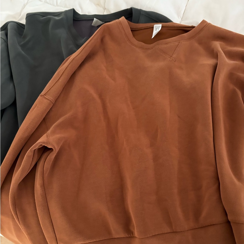 LOT SPANX SWEATER